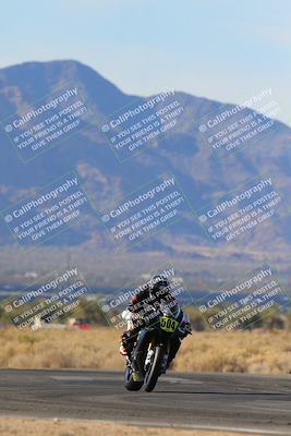 media/Dec-17-2023-CVMA (Sun) [[bf0c04832d]]/Race 2 Amateur Supersport Open/